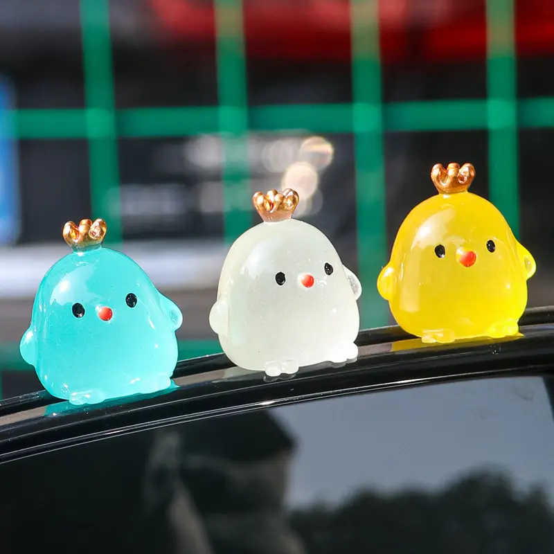 Luminous Ornament Cute Crown Chicken Dolls Auto Dashboard Decoration Night Fluorescence Creative Resin Auto Interior Accessories