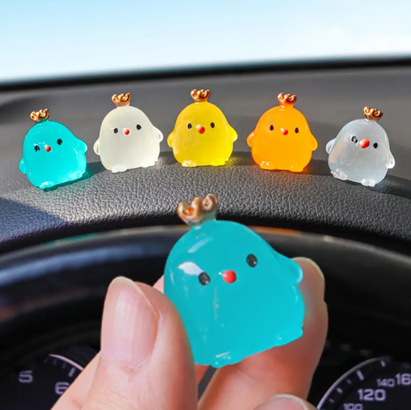 Luminous Ornament Cute Crown Chicken Dolls Auto Dashboard Decoration Night Fluorescence Creative Resin Auto Interior Accessories