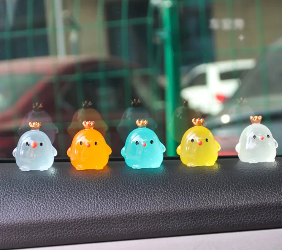 Luminous Ornament Cute Crown Chicken Dolls Auto Dashboard Decoration Night Fluorescence Creative Resin Auto Interior Accessories
