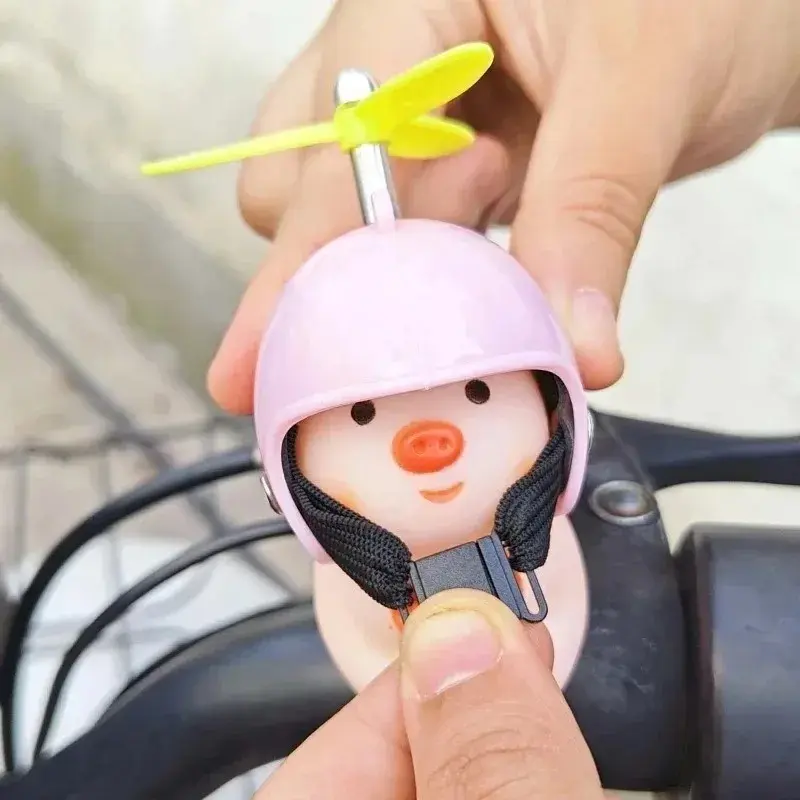Car Motocycle Decor Sticker Pink Small Pig Animal Toy with Helmet Break Wind Moto Driving Toy Auto Styling Ornaments 2PCS