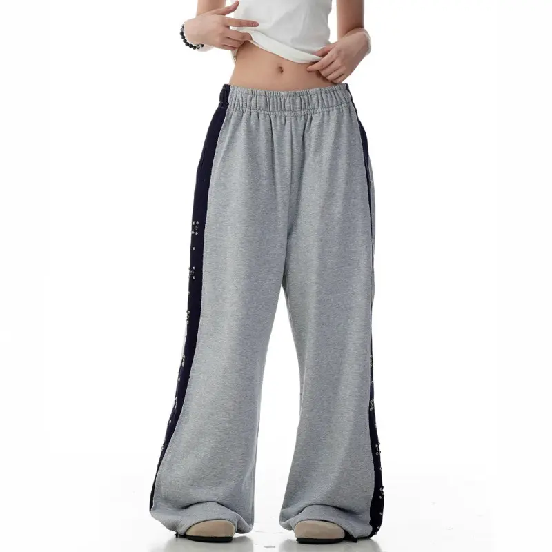 IEFB New Summer Men's Sweatshirts Contrast Color Patchwork Rivrts Design Worn-out Elastic Wais Loose Male Trousers 2025 9W3247