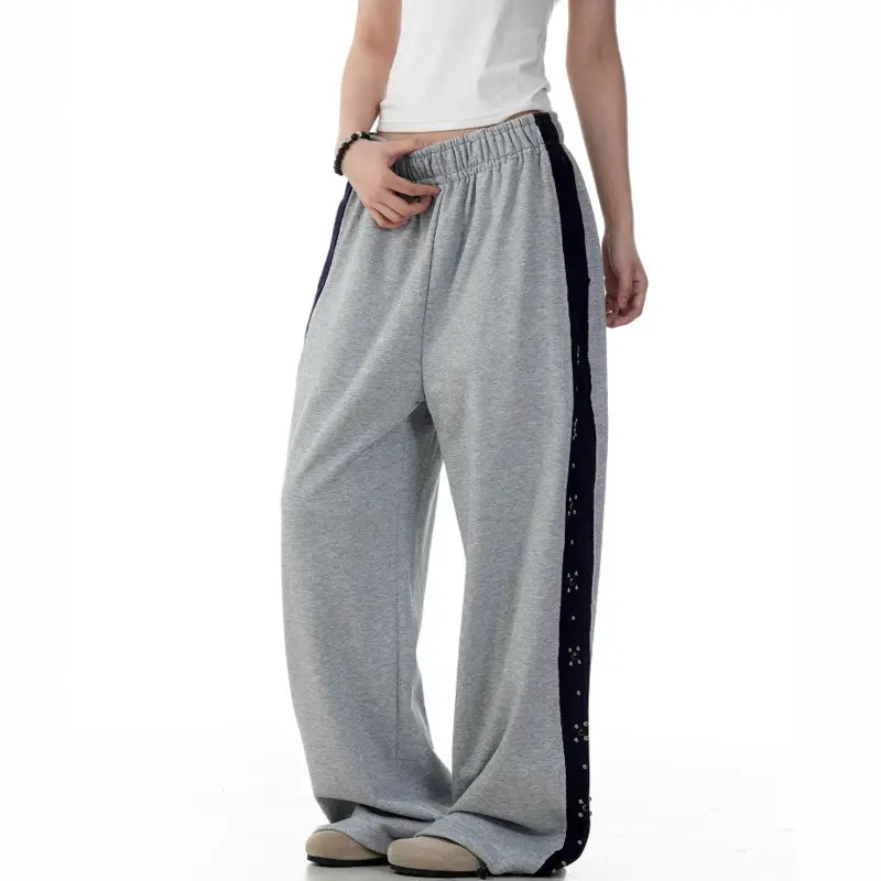 IEFB New Summer Men's Sweatshirts Contrast Color Patchwork Rivrts Design Worn-out Elastic Wais Loose Male Trousers 2025 9W3247