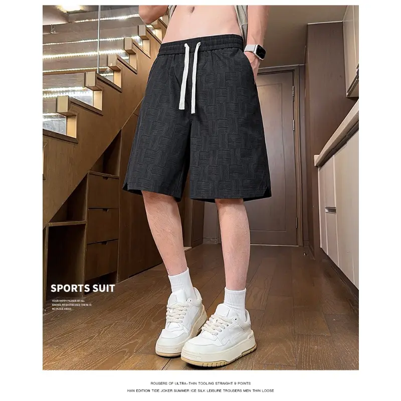 Summer's New Fashionable and Trendy Casual Shorts Are Loose Comfortable and Versatile Stylish Checkered Design Style for Men