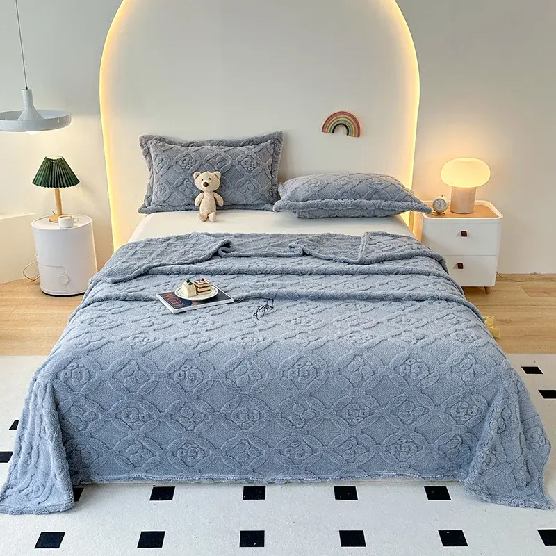 New Warm Breathable Sofa Blanket for Family Bed Sofa Chair Travel Multifunctional Throw Blanket Home Room Decor Fleece Blanket