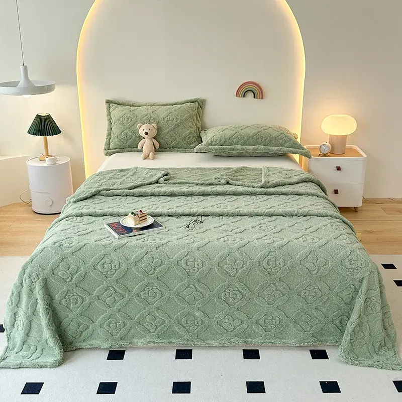 New Warm Breathable Sofa Blanket for Family Bed Sofa Chair Travel Multifunctional Throw Blanket Home Room Decor Fleece Blanket