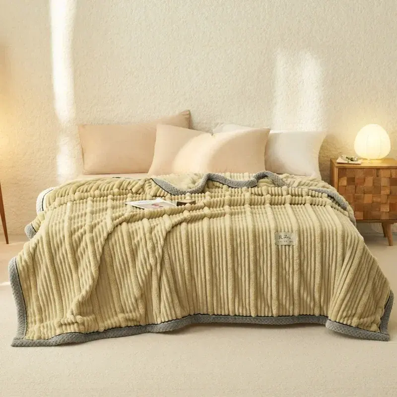 Milk Velvet Mother Strip Jacquard Solid Color Blanket Thickened Coral Velvet Sofa Air-conditioning Blanket Office Nap Blanket