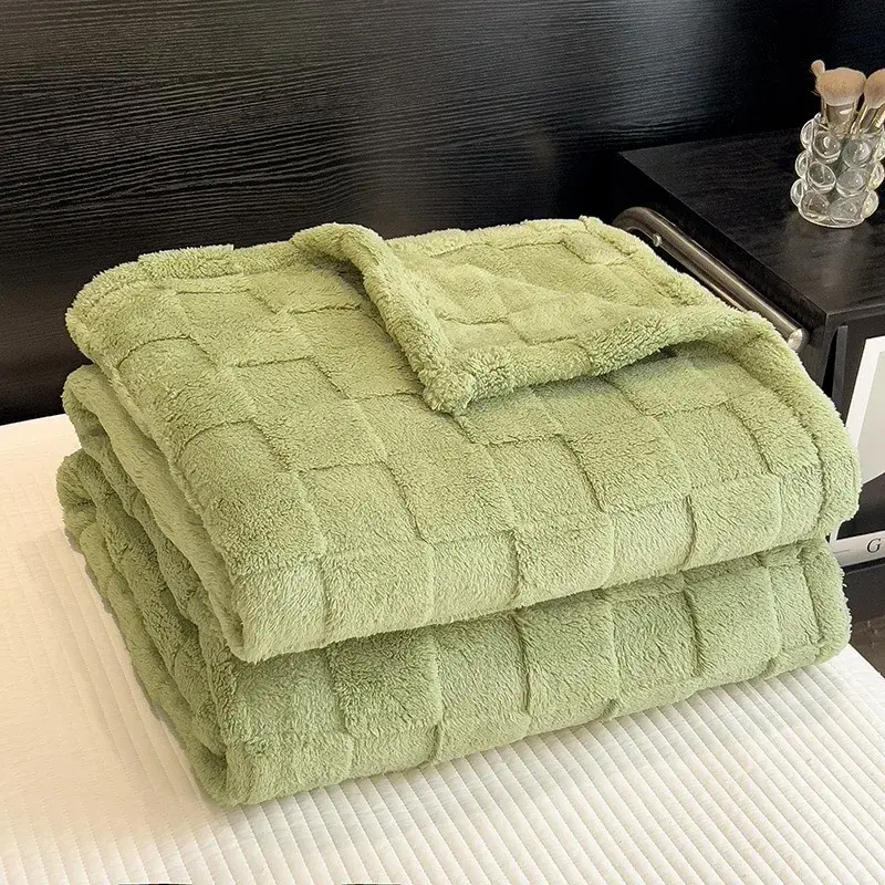 Winter Thickened Monolayer Taffu lamb Wool Solid Color Blanket Plaid Simple Warm Flannel Blanket for Soft Sofa Blanket Bed Cover