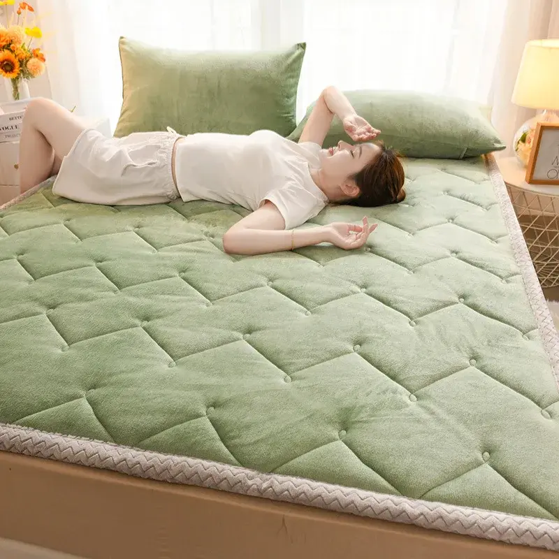 Milk Velvet Mattress Thicken Warm Winter Mattress Foldable Plush Bed Mattresses Twin King Queen Full Size Mattresses Bedding