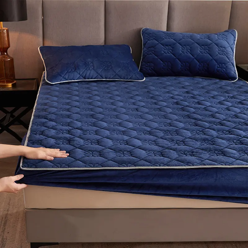 Four Season Universal Solid Color Crystal Velvet Thicken Quilted Mattress Cover Warm Plush Queen King Quilted Bed Fitted Sheet