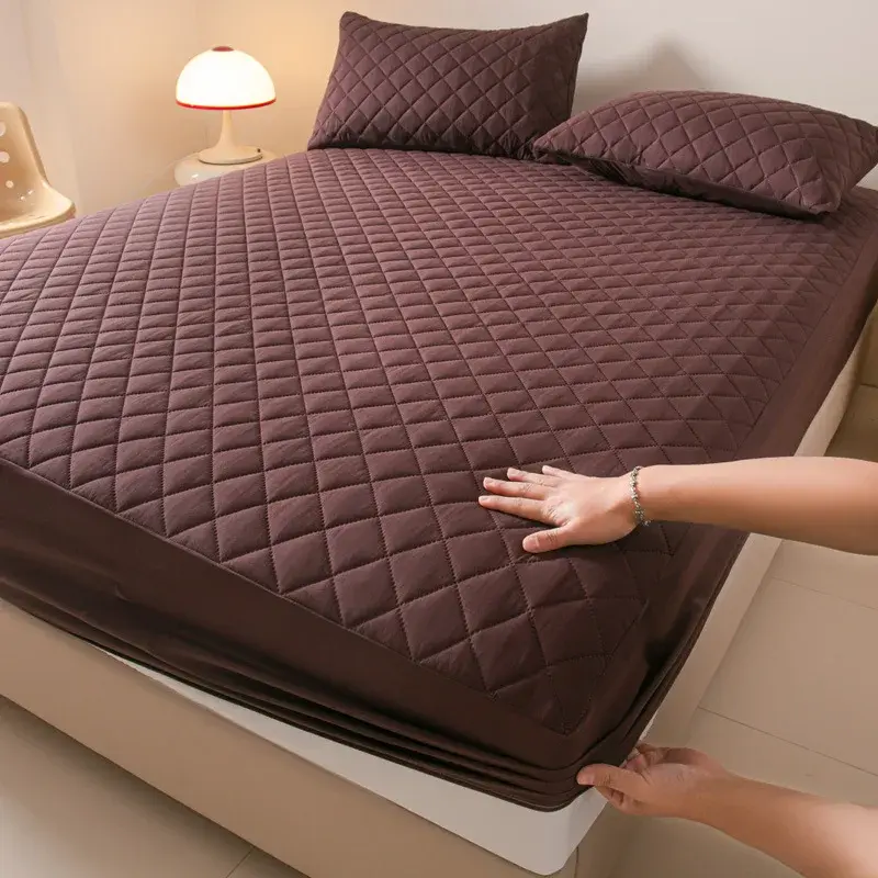 Waterproof Mattress Protector  Solid Color Breathable Mattress Cover  Soft and Comfortable Bedding   Small Square Pattern