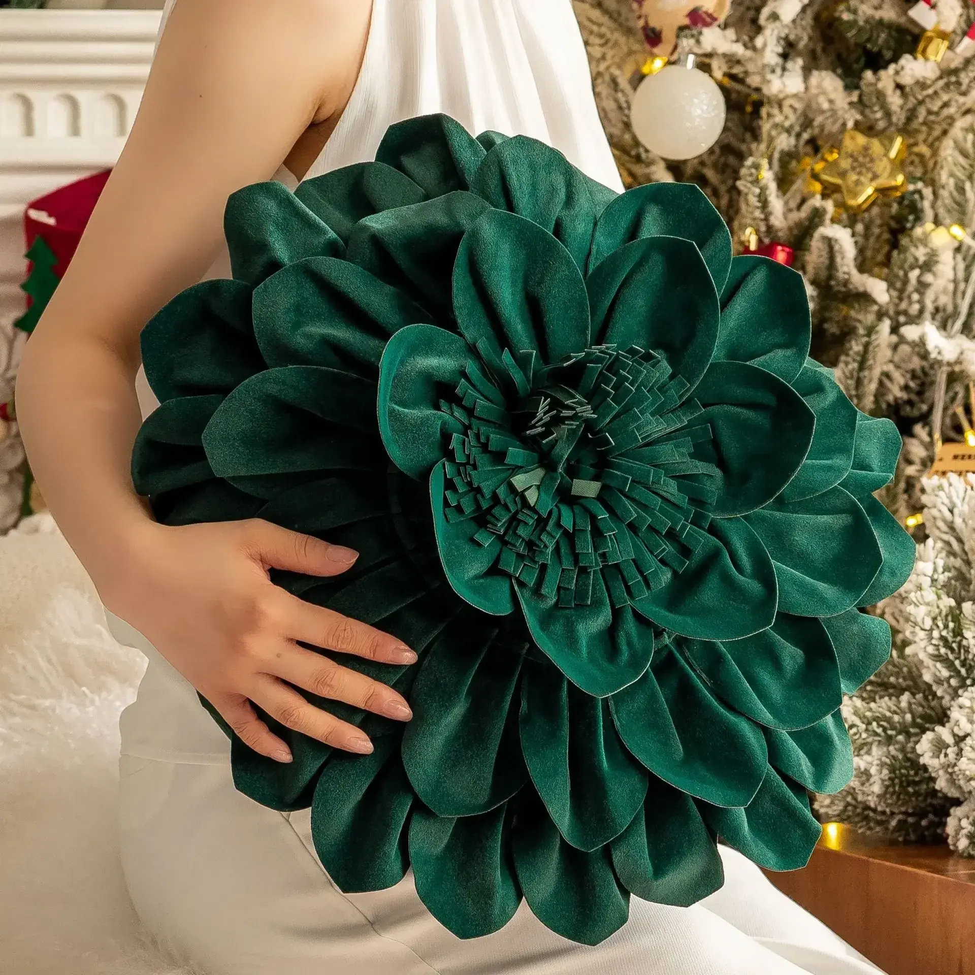 New Christmas Cushion Cover Red Green 3D Floral Ruffled Edge Patchwork Pillowcase Velvet Solid Color Pillow Covers Decorative