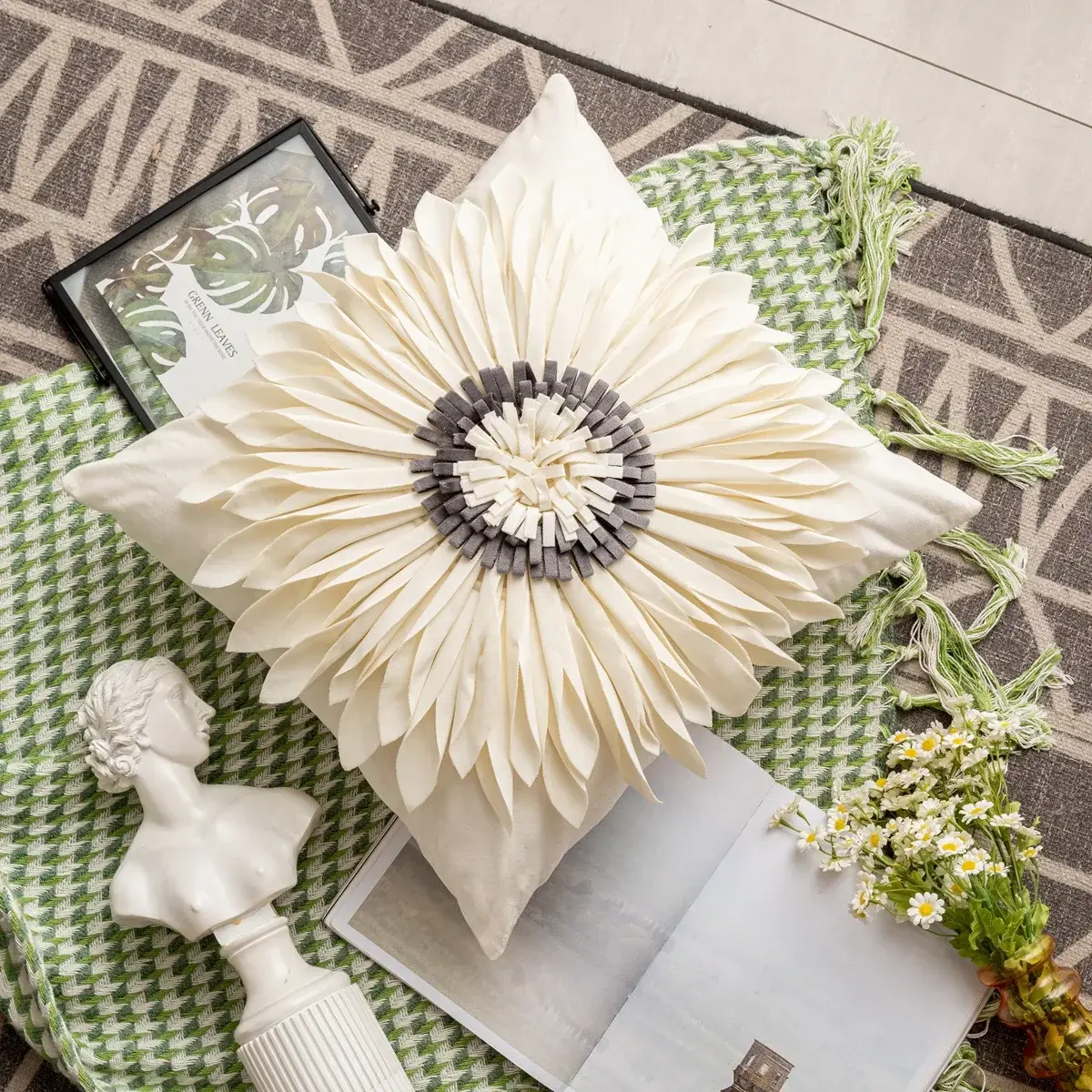 Internet celebrity ins wind sun flower pillow cover, small daisy flower bedside cushion office sunflower flower by pillowcase