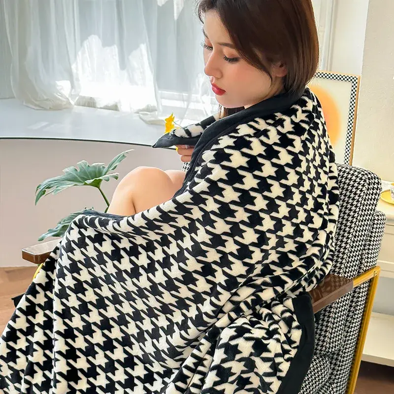 Grid Diagonal Coral Velvet Bed Blanket Nordic Short Wool Blanket Soft Warm Black White Sofa Cover Home Decoration Thin Blanket