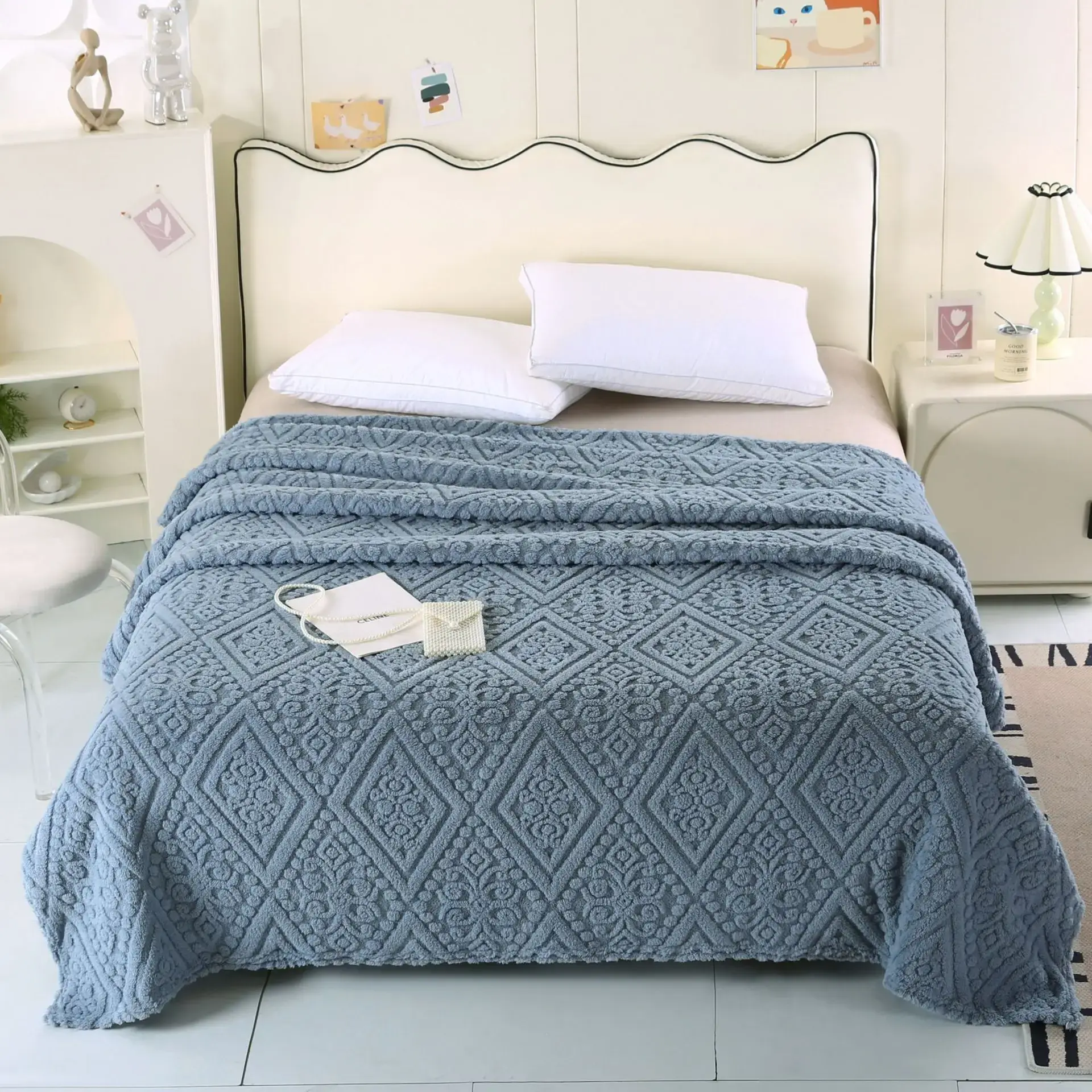 Lamb Wool Blanket Thickened Warm Leisure Blanket Office Nap Comfortable Comfortable Jacquard Washable Blanket for Multiple Uses