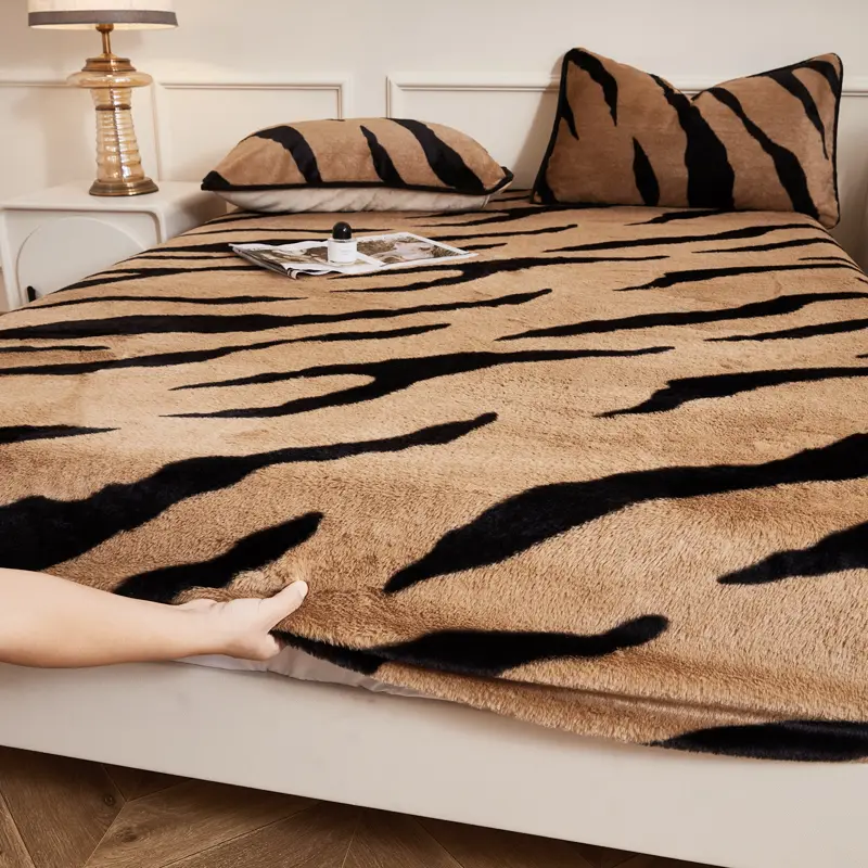 Super Soft Bedsheet Plush Fitted Sheet for Winter Warm Bed Cover Leopard Print Mattress Protector couvre lit (No Pillowcase)