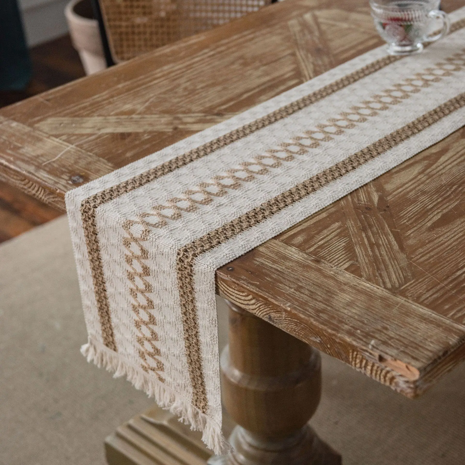 Table runner cotton and linen stripe stitching two-color braided tassels natural material American holiday factory direct supply