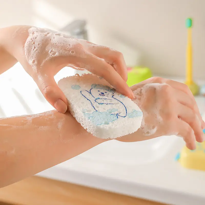 New 1PCS Cute Cartoon Soap Case Portable Travel Soap Holder with Drainage Bathroom Accessories