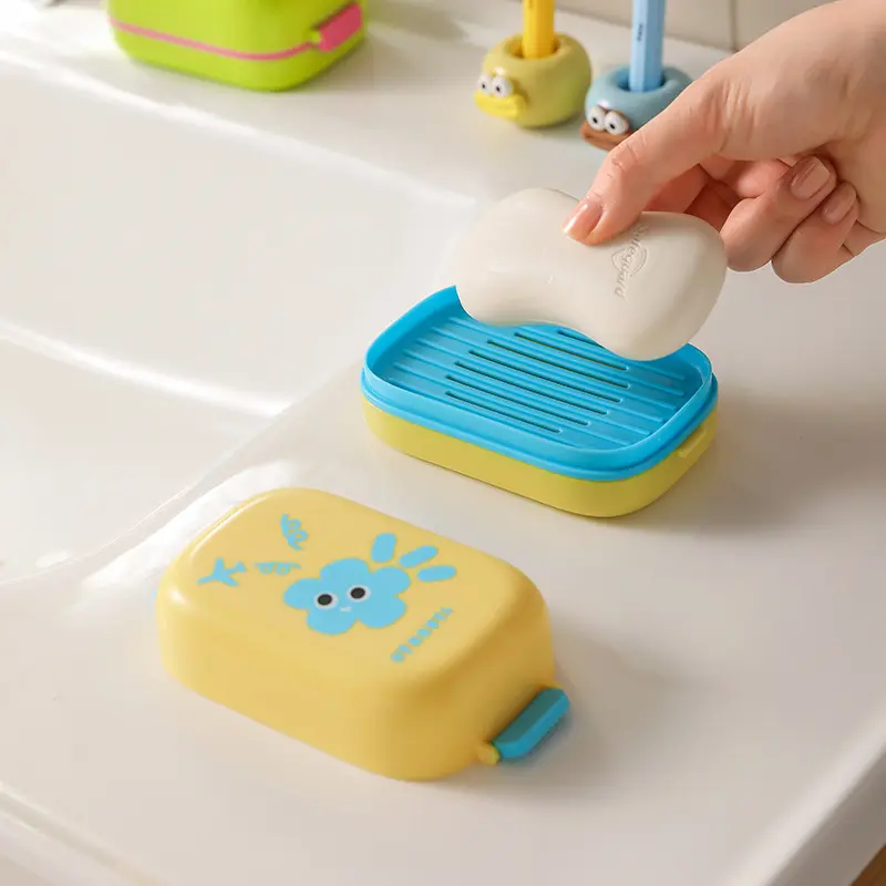 New 1PCS Cute Cartoon Soap Case Portable Travel Soap Holder with Drainage Bathroom Accessories