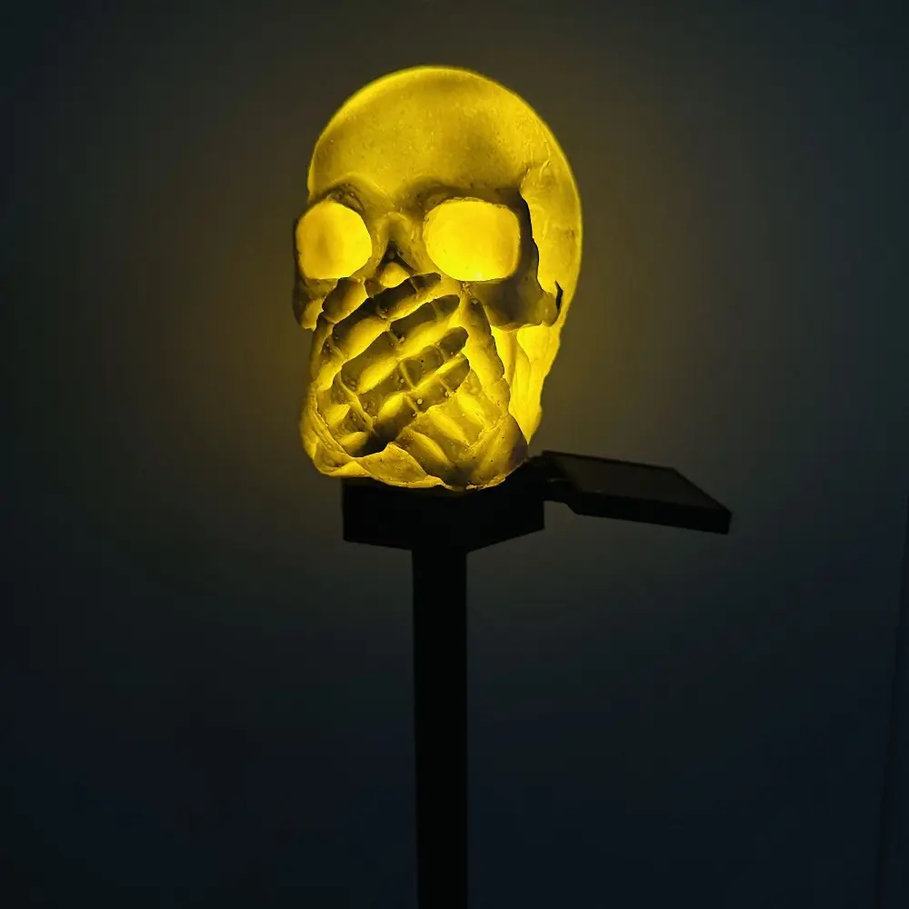 Halloween skull solar light Resin lamp decoration holiday house skull ground mounted lantern ornament gift Skull doesn't look