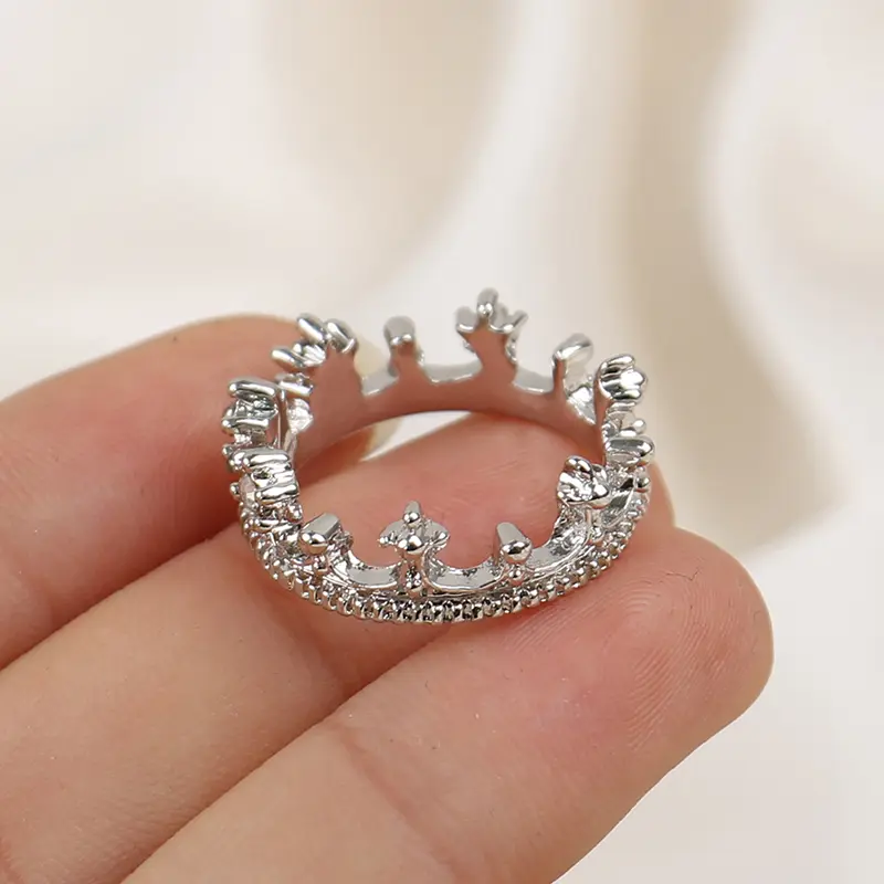 1:12 Dollhouse Miniature Mini Metal Crown Princess Headwear Model Toys