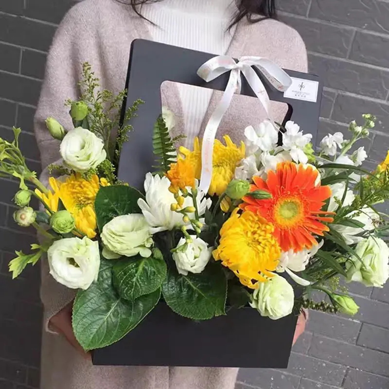 Double Sided Water Proof Kraft Paper Portable Flower Basket Bouquet Handle Carton Creative Bouquet Holiday Gift Wrapping Box