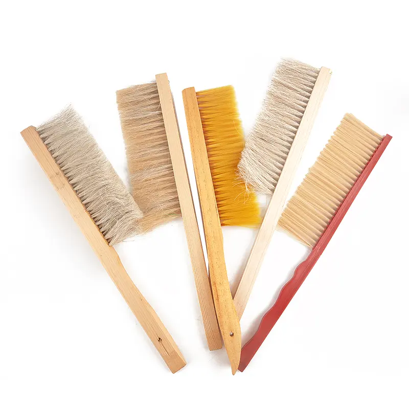 Beekeeping Tools Wood Honey Brush Wasp bee Sweep Horse Tail Hair New Bee Brush