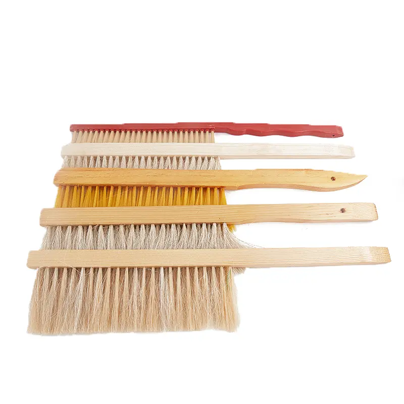 Beekeeping Tools Wood Honey Brush Wasp bee Sweep Horse Tail Hair New Bee Brush