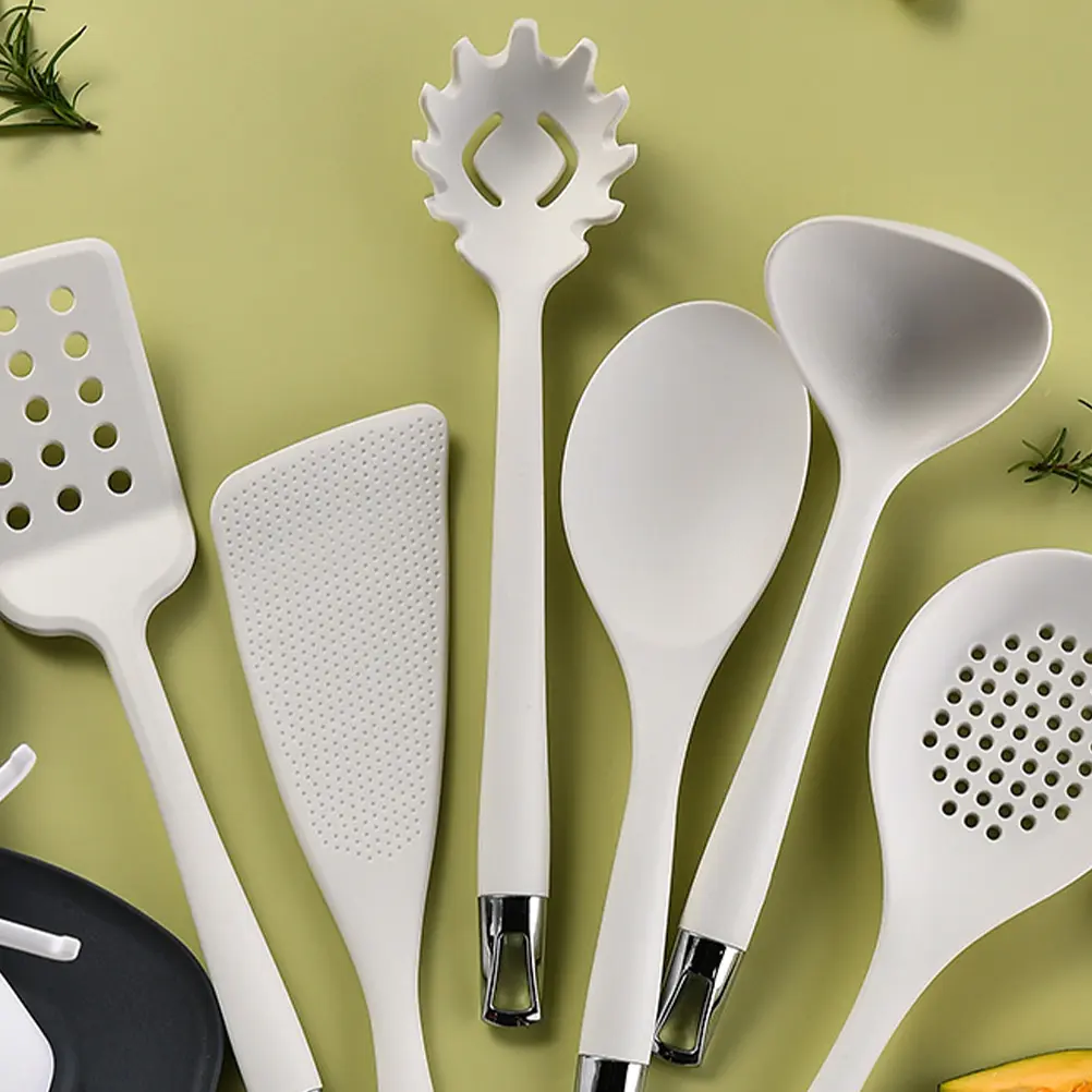 Silicone Noodle Ladle Pasta Strainer Spoons Lightweight Kitchen Tool Slotted Spoon Noodle Filter Smooth Edges Cooking