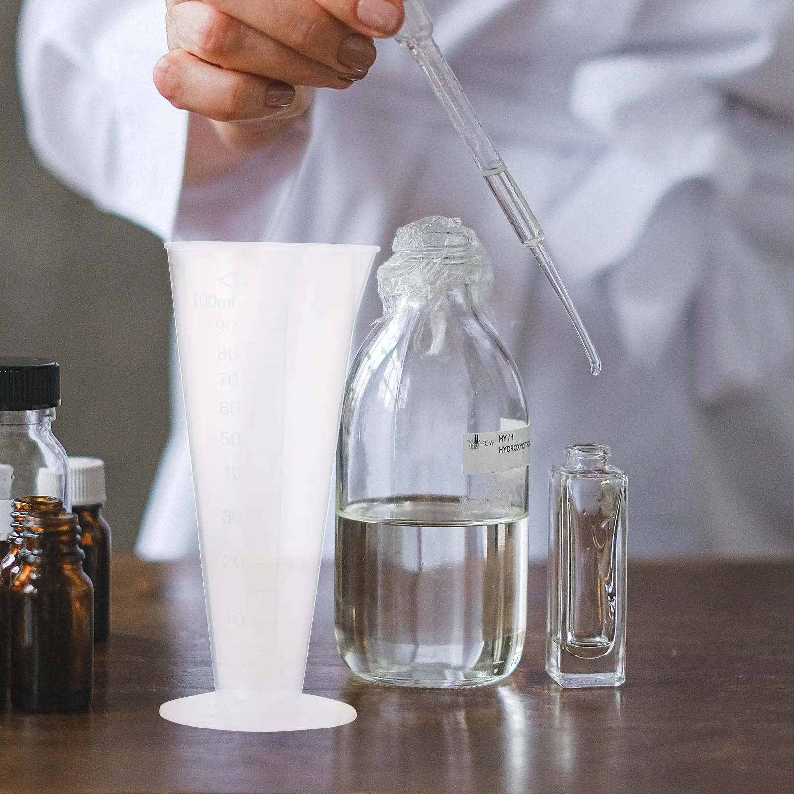 100ml Triangular Measuring Beaker Cup Food Grade PP Safe Liquid Flour Sugar Use Graduated Easy Reading Lightweight