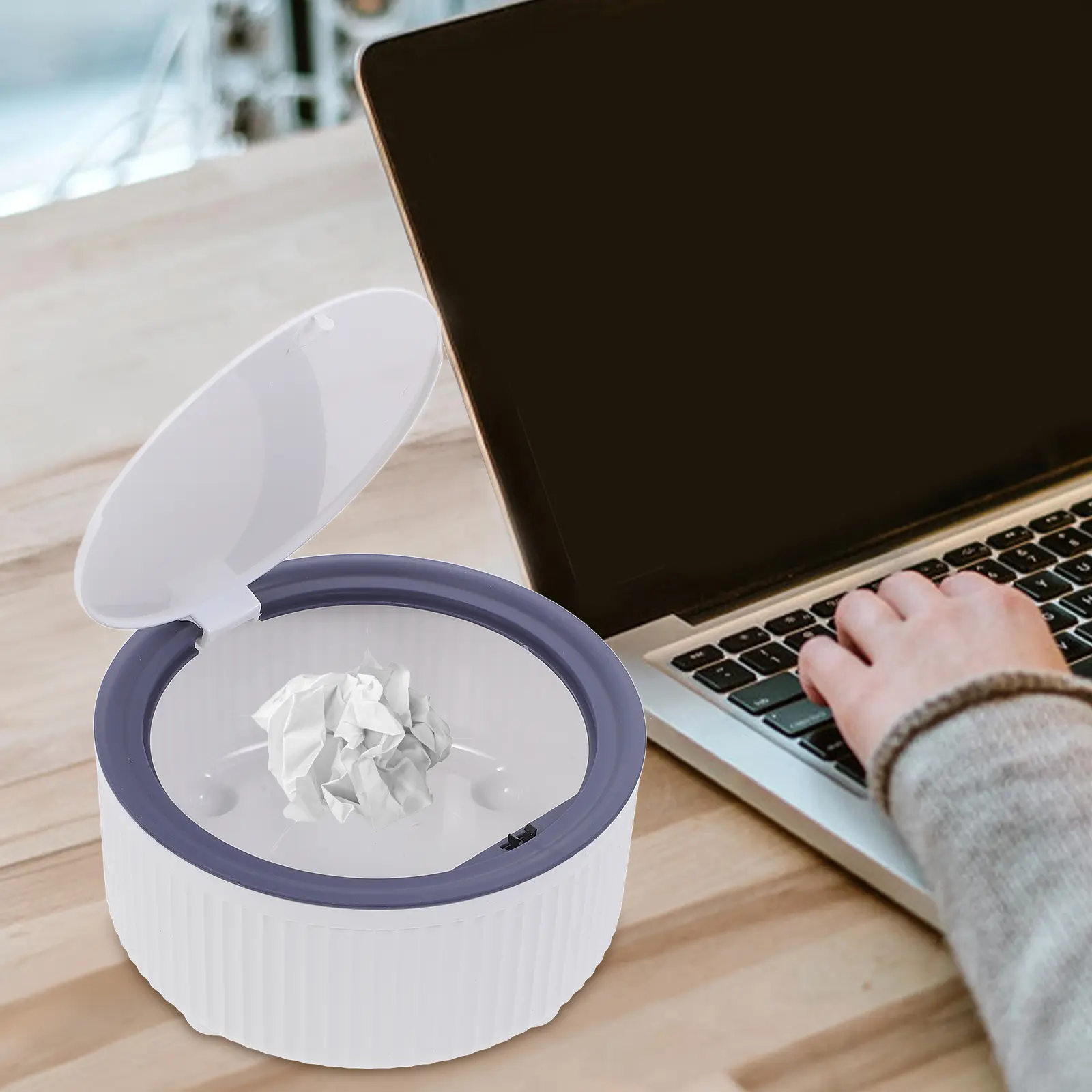 Small Trash Can Rubbish Bin Garbage for Dorm Room Waste Basket Lids Desk Covered Benchtop Convenient Bucket Girl