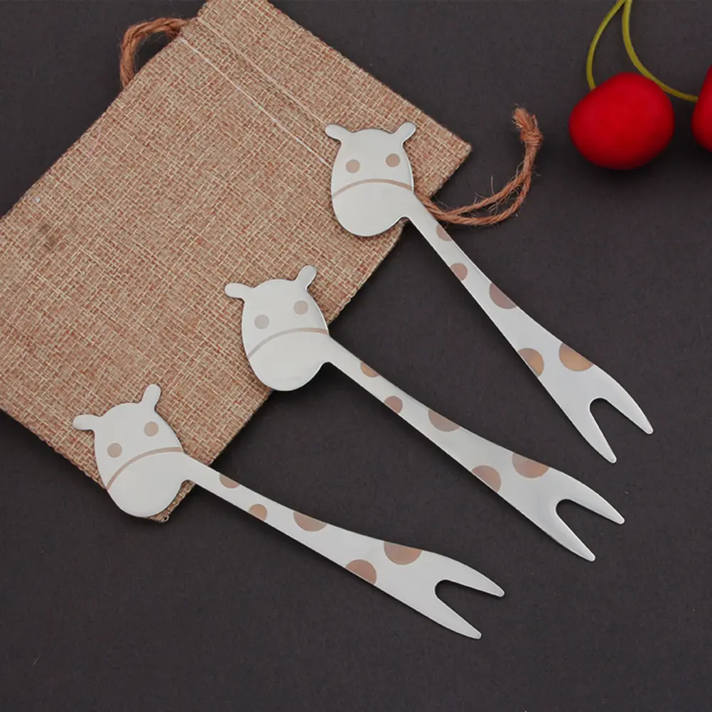 4pcs Stainless Steel Fruit Fork Cartoon Giraffe Pattern Fruit Forks Kids Party Supplies (Steel Color)