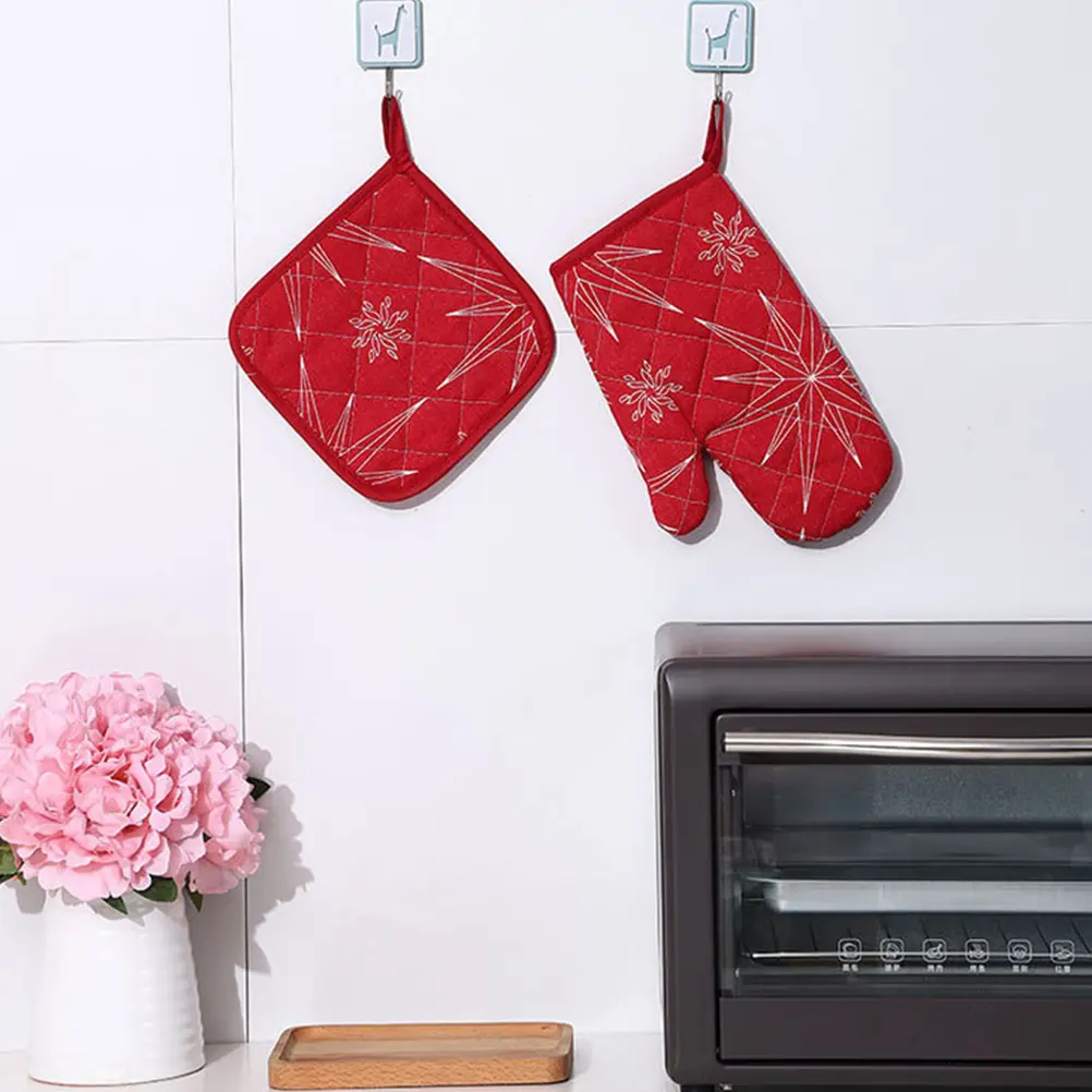 2 Sets Resistant Oven Gloves Insulation Pad Heat Resistant Oven Mitt Baking Mitts Kitchen Supplies Microwave Glove Christmas