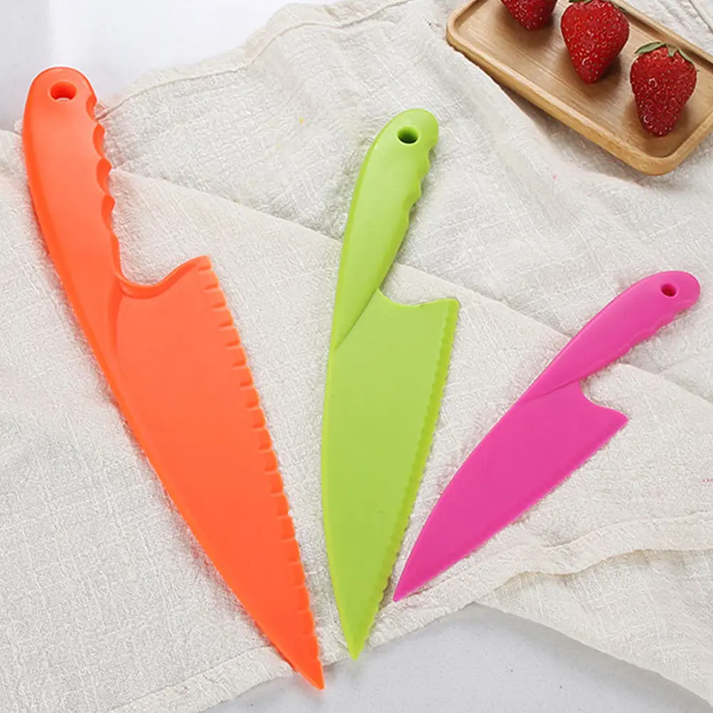 Plastic Fruit Knife Set 2 Sets Kids Safe Knives Cutting Board Non Slip Bright Color Storage Vegetable Meat Fish Kitchen Knives