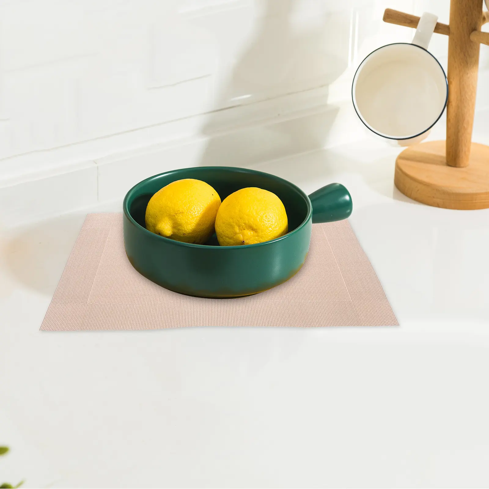 4pcs Western Style Decorative Place Mat Set Washable Mats Heat Resistant Placemats For Dining Decoration Household Kitchen Table