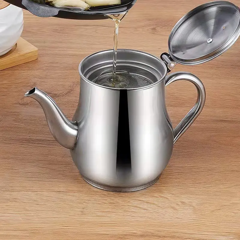 1Pc Household Stainless Steel Oil Pot with Filter 800ml 1000ml 1500ml Stainless Steel Cooking Kettle Portable Pot 300 400 550ml
