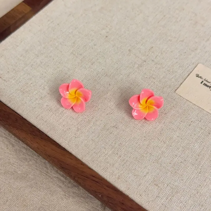 Fashion Simple Resin Frangipani Flower Necklace & Earrings Set for Women Gradient Color Plumeria Choker Chain Beach Jewelry Gift