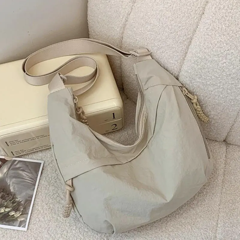 Fashionable and Minimalist Korean Version Dumpling Bag Popular This Year New High-quality Shoulder Bag Large Capacity Tote﻿