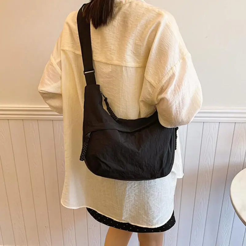 Fashionable and Minimalist Korean Version Dumpling Bag Popular This Year New High-quality Shoulder Bag Large Capacity Tote﻿