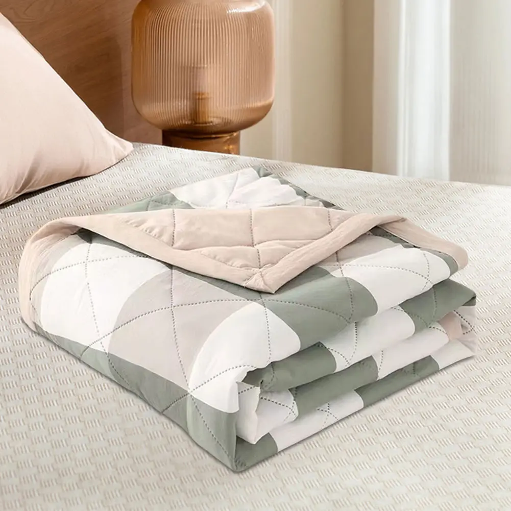 Summer Blanket Lightweight Air Condition Comforter Sofa Blanket for Hot Sleepers