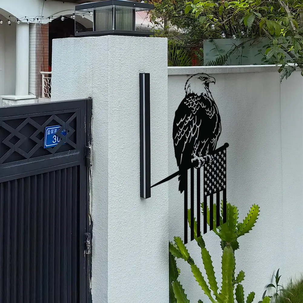 Metal Eagle Flag Tree Stake Decorative Eagle Silhouette Sign Cutout Eagle Decor Bald Eagle Garden Stake for Wall Decor