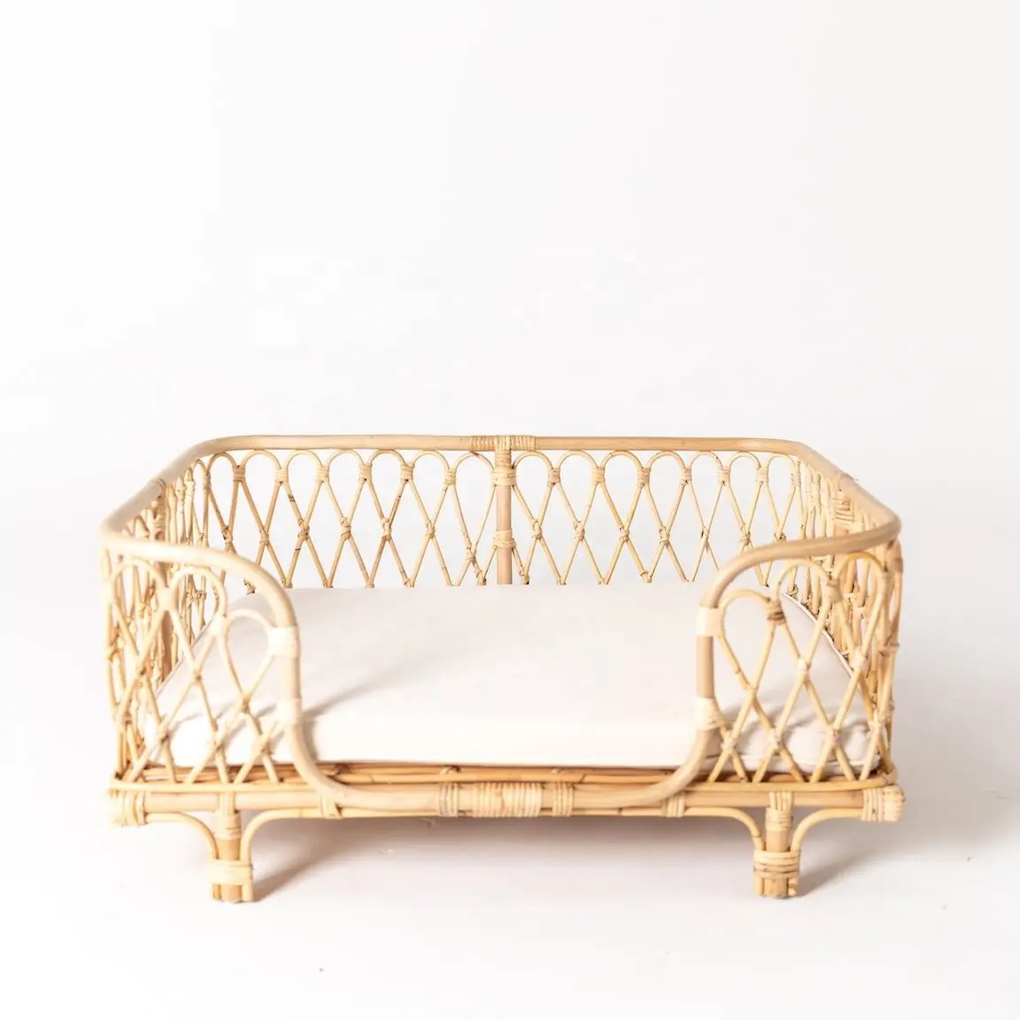 Wholesale Natural Handmade Rattan Pet Bed Top Products Best Sellers Rattan Beds for Pets Dogs Cats