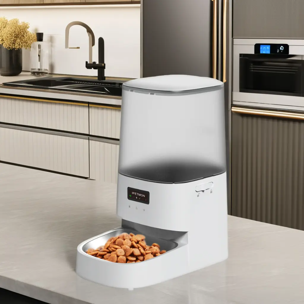 Automatic Timed Pet Feeder Battery-Powered Stainless Steel Plastic Food Dispenser Portable Bottle Design App Controlled for