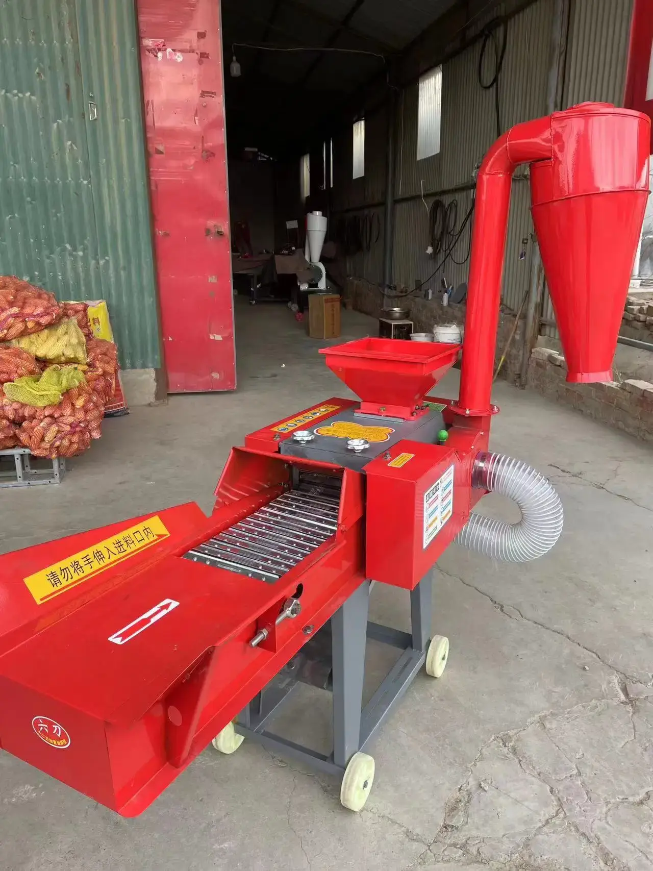 Multi-functional Feed chopper mill grinder for farms cattle and sheep animal feed grain grass  corn wheat  feed processing grind