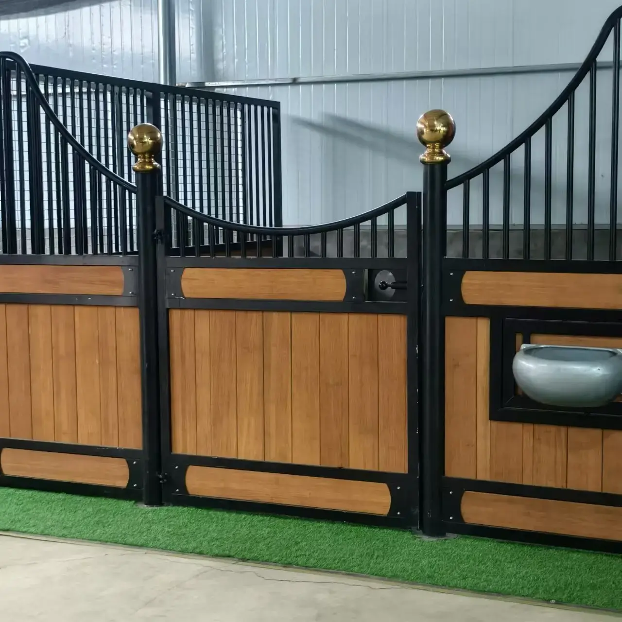 A variety of styles the smile type is the most classic the shape is beautiful and atmospheric horse stable