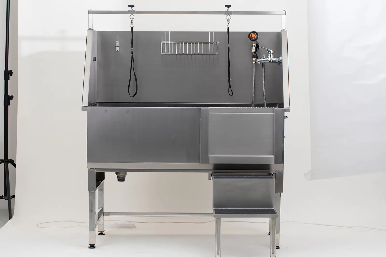 Hot Pet Dog Grooming Bath Tub Portable Dog Grooming Tub With Sliding Door and Pedal Stainless Steel Bathtub