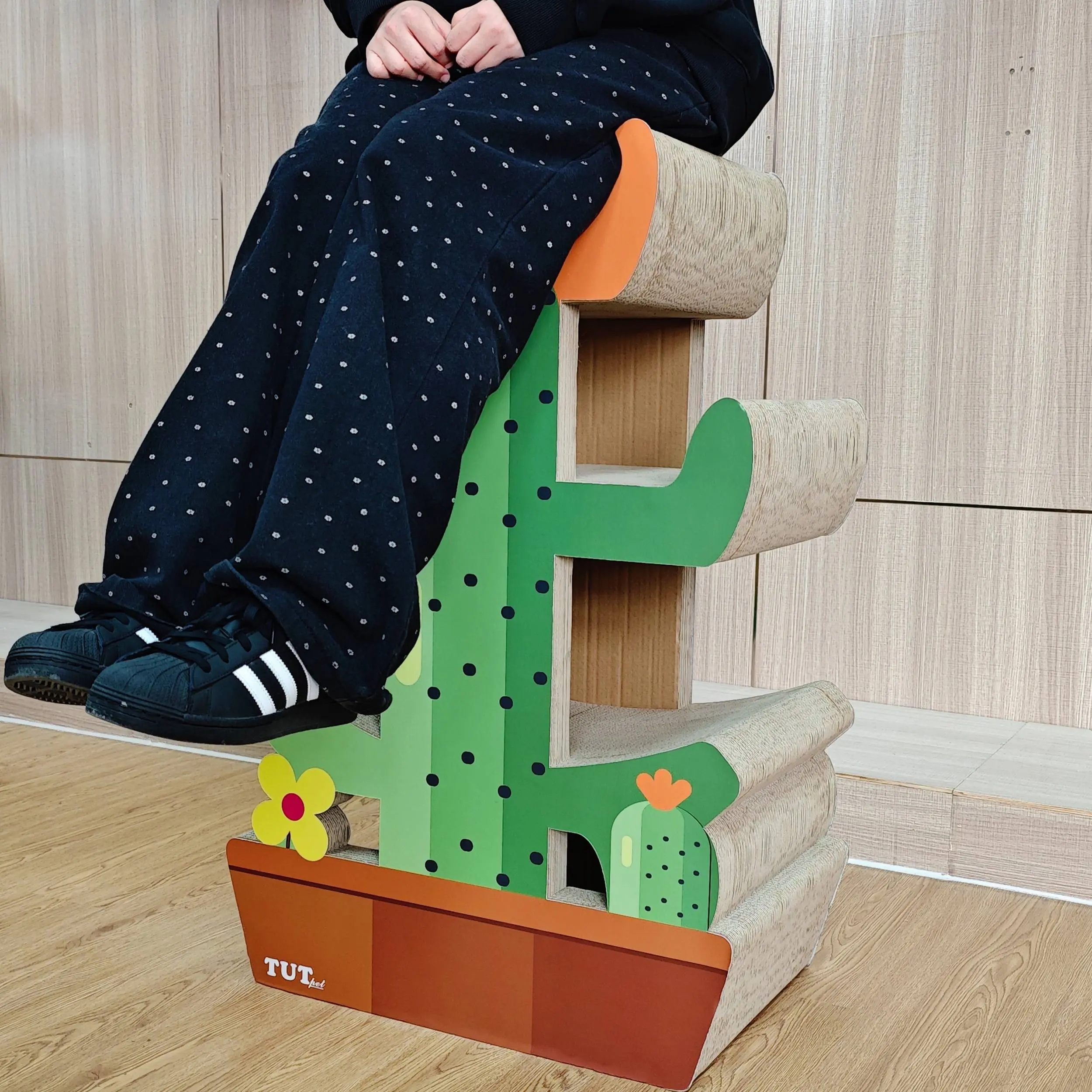 Factory Cat Climbing Frame Cactus Sisal Board Climbing and Grinding Claw Integrated Frame Pet Supplies