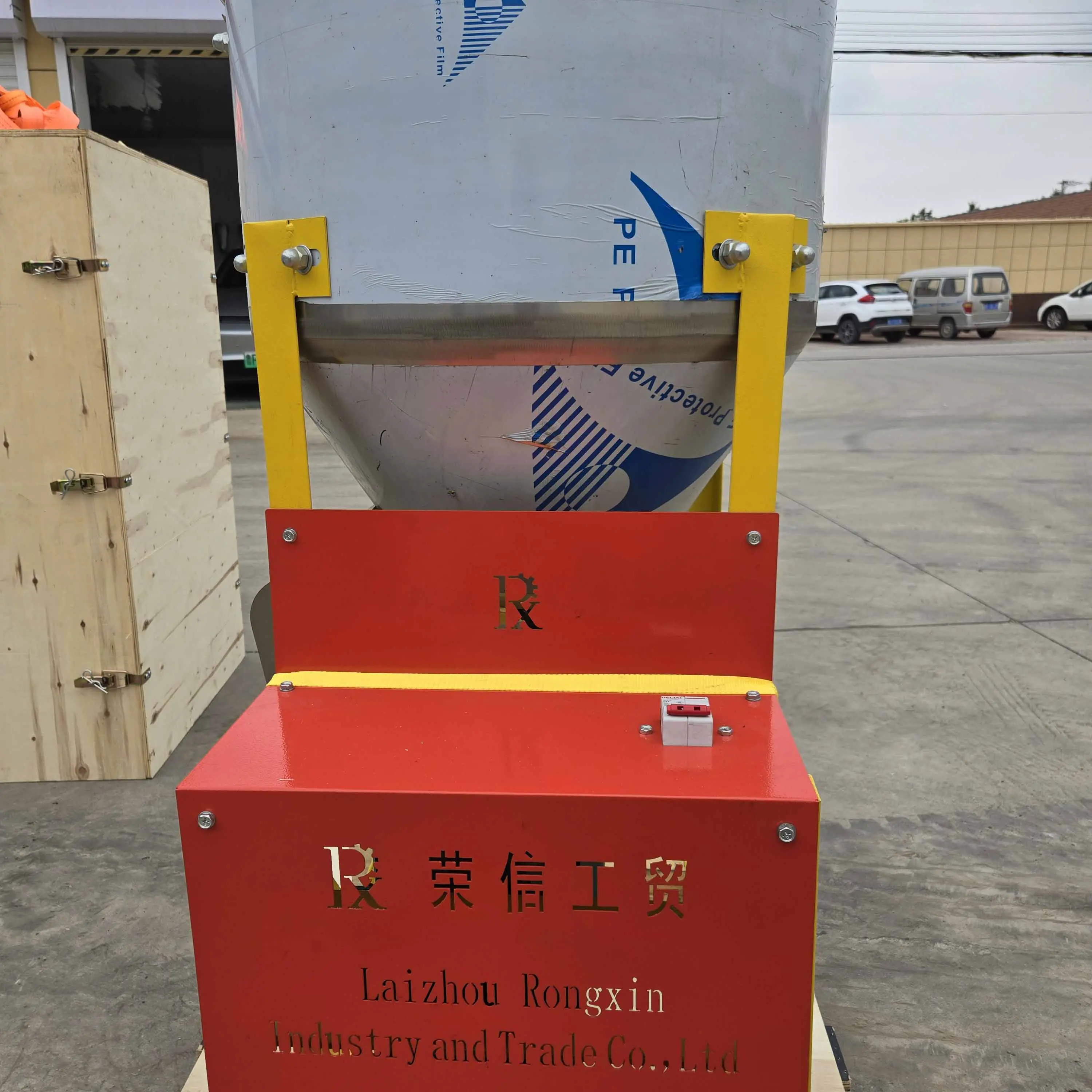Small High Quality Single Phase Poultry Animal Fowl Cow Bird Food Flat Mouth Feed Mixer Machine Price for Sale South Africa