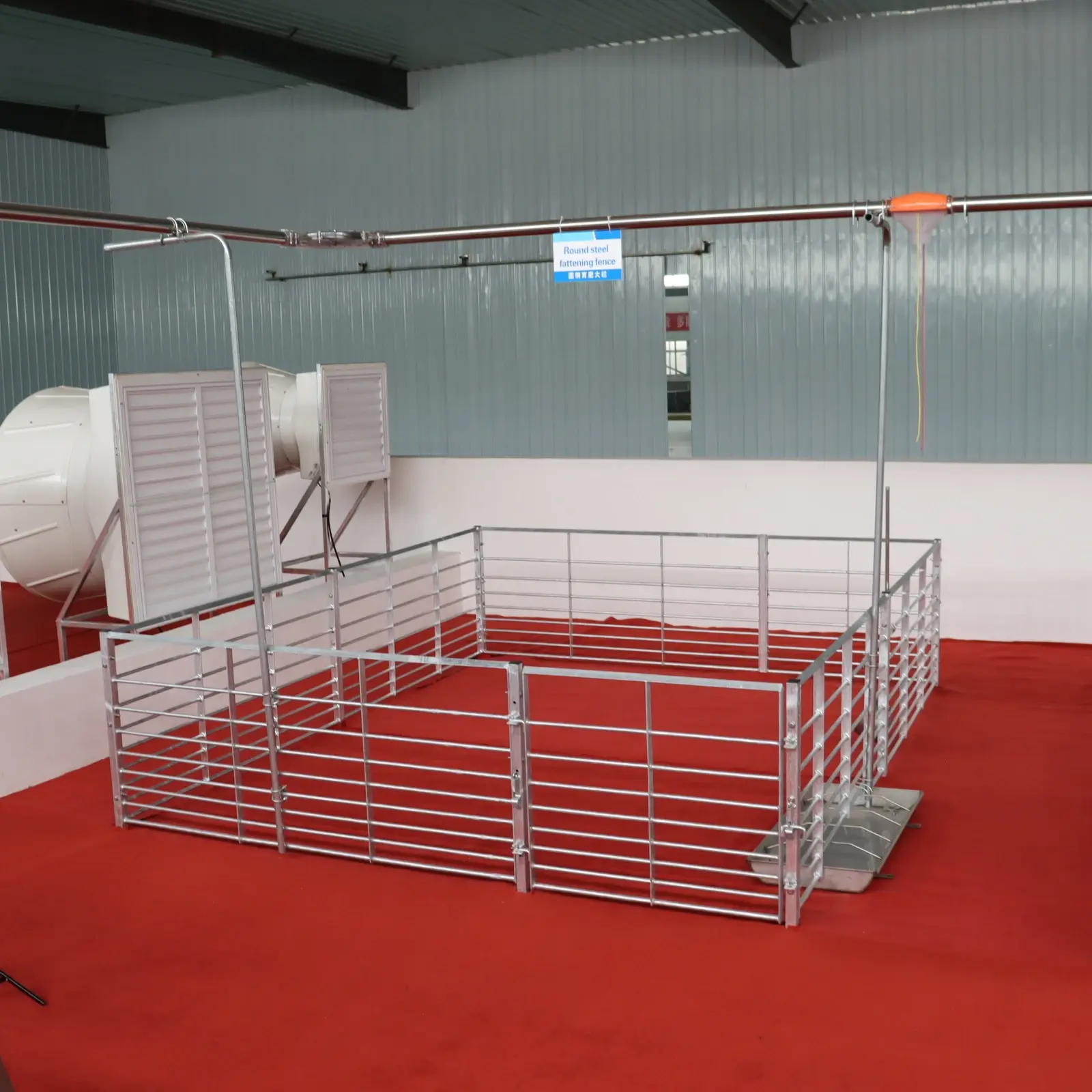 The manufacturer provides on-site fattening bars to support customized pig fence accessories for pig farming equipment
