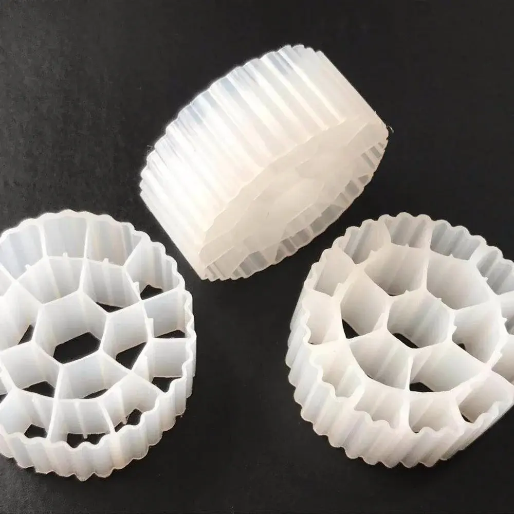 Huisen 25x12mm K3 Plastic MBBR Filter Media 19holes PE05 Water Treatment Bio Film Carrier For Fish Pond