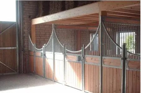 Smart Stables Premium European Architectural Design Indoor Horse Barns Well Equipped horse tools